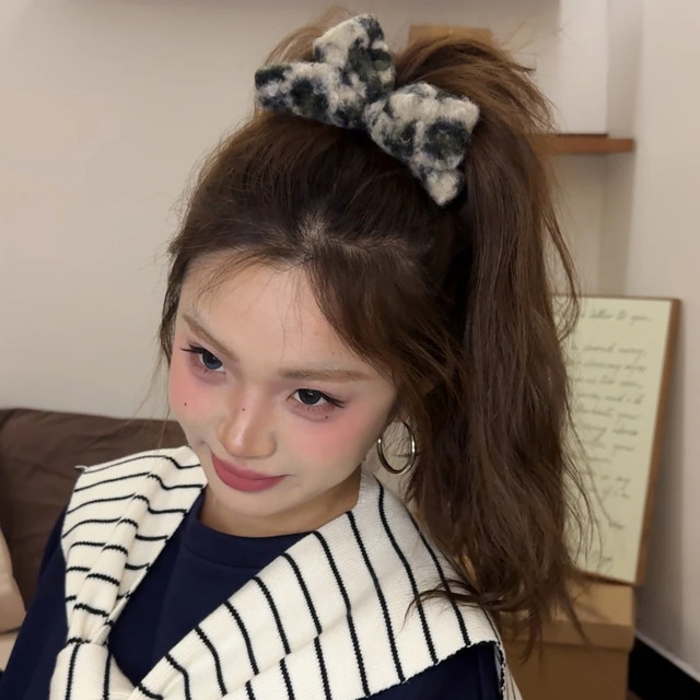 Leopard print knitted bow ball hair clip women's back high ponytail grab clip wool hair fixed headdress