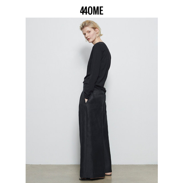 440ME Women's Clothing New Autumn Classic Black Elegant Small One-Line Collar Top Slim Base Long Sleeve T-shirt