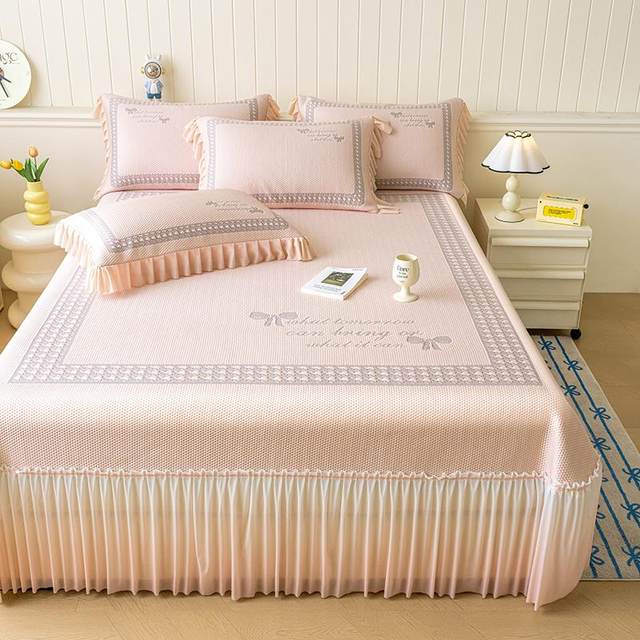 Class A mother-child grade iced bean mat three-piece set gradient bed skirt summer ice silk mat machine-washed household mat