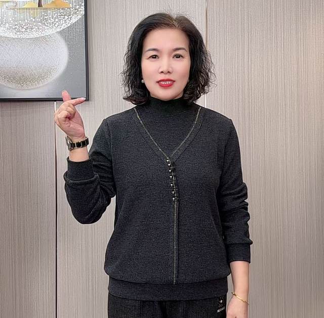 
Mom's fashionable hot diamond half turtleneck solid color bottoming shirt winter new style plus velvet and thickened flesh-covering slim fit top