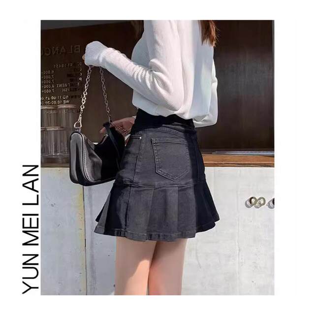 
Design-sensible denim short skirt for women with ultra-short high waist slim skirt A-line pleated skirt 2025 new autumn