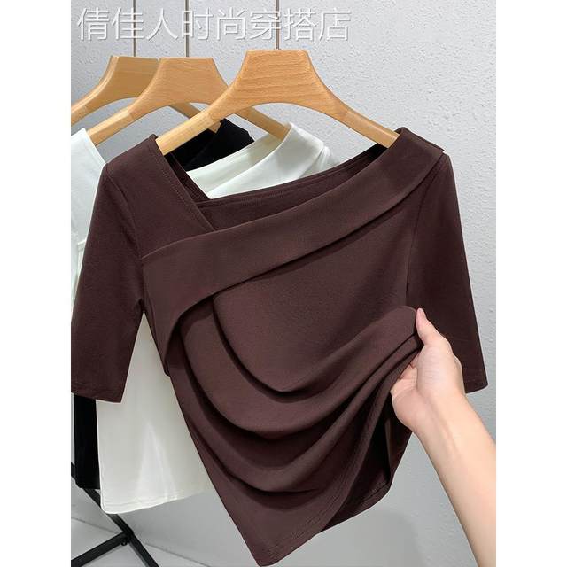 Mid-sleeved T-shirt for women black v-neck summer 2023 new slim base shirt French temperament chic slanted neck top for women
