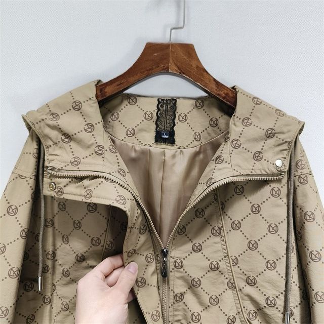 
Fashion mom spring and autumn Korean style coat windbreaker t women's 2024 new style foreign style age-reducing jacket large size loose upper