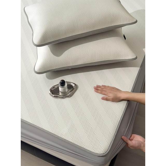 Category A maternal and infant grade ice silk mat three-piece set 2025 new home baby air-conditioning soft mat machine washable fitted sheet