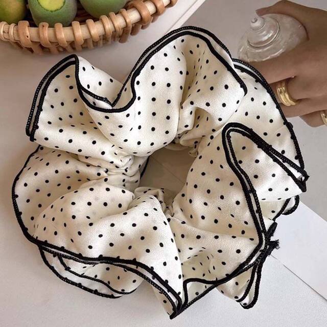 Allow me to dazzle ~ Zhao Lusi's same style Korean style navy blue plaid four-layer large intestine hair ring hair rope ball hair accessories