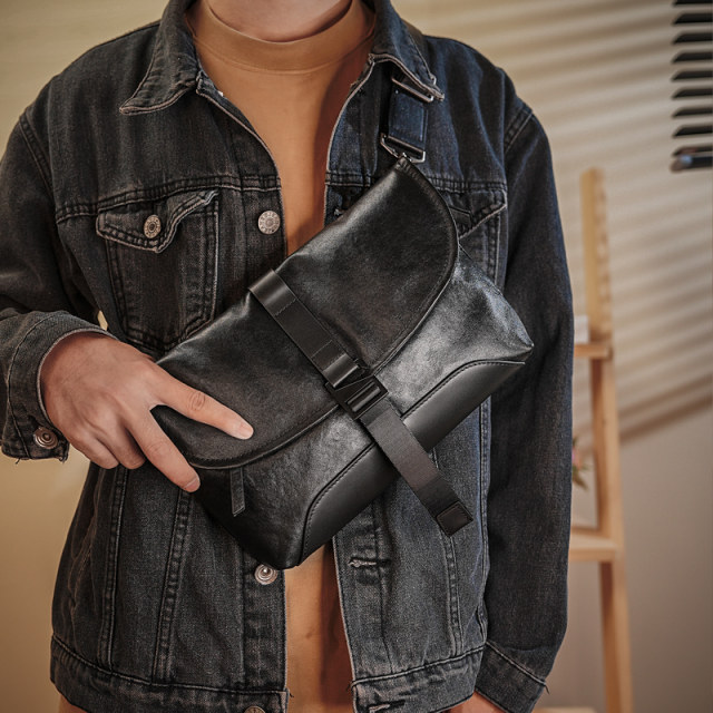 Master Lu cowhide bag men's crossbody bag 2025 new genuine leather shoulder bag commuter postage bag shoulder bag men's shoulder bag