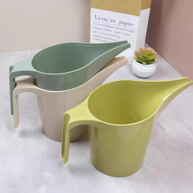 
Household long-mouth flower watering kettle watering kettle plastic watering kettle long-mouth kettle large-capacity watering kettle gardening indoor flower growing