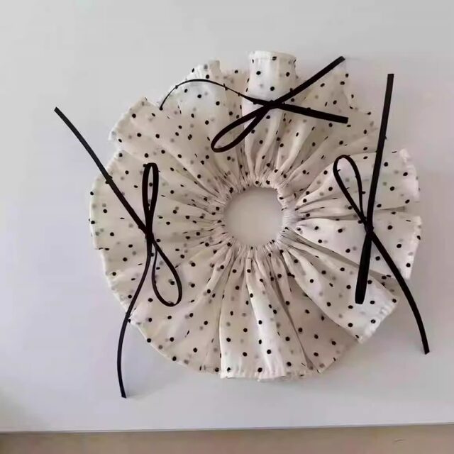 Korean sweet girl chiffon beige white polka dot black bow ribbon large intestine loop hair tiara hair accessories