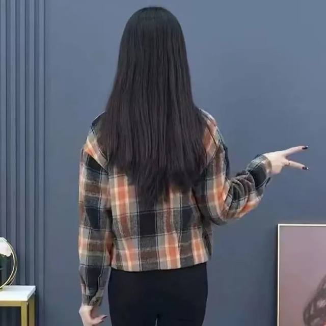 
Autumn and winter casual plaid coat for women, velvet short lapel jacket, fashionable mother's wear warm shirt top