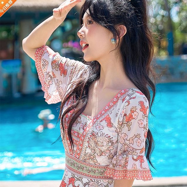 
New couple swimsuit one-piece skirt style boxer w suit for men and women with steel support gathered to make you look slimmer and cover your belly for hot springs