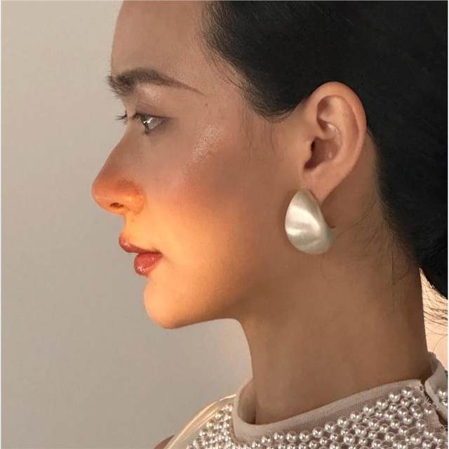 Silver brushed water drop earrings for women light luxury high-end earrings French retro exaggerated wide face versatile earrings ear clips