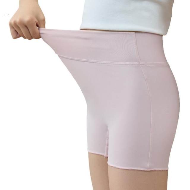 
Children's swimming trunks, girls' safety anti-exposure bottoming underwear, summer thin beach play conservative three-quarter boxer shorts