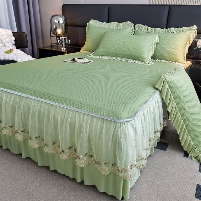 
Category A maternal and infant light luxury ice bean mat three-piece bed skirt style removable and machine washable ice silk mat 1.8 meters bed