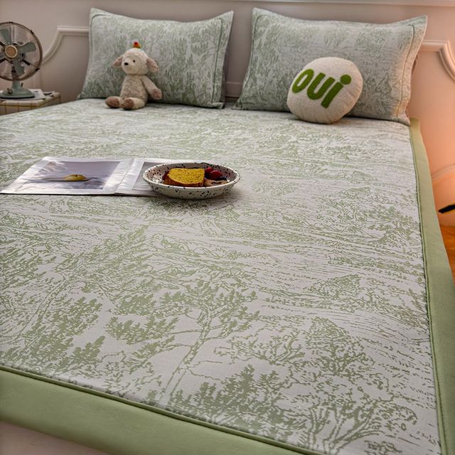 
Class A maternal and infant grade fresh green floral summer ice silk mat summer 2025 new machine washable air-conditioned soft mat