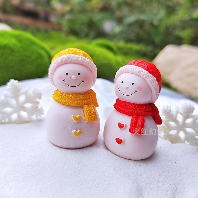
Micro landscape snow scene couple snowman creative handmade trinkets Christmas bauble DIY decoration small ornaments gifts