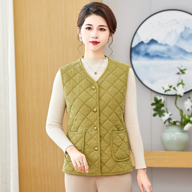 Mom with velvet vest in autumn and winter grandma with cotton vest in autumn and winter middle-aged and elderly warm outside wearing a vest horse clip top for women