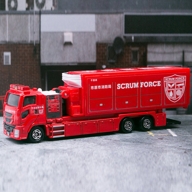 TOMICA alloy car model toys long car bus fire truck 133 engineering crane cargo transport truck