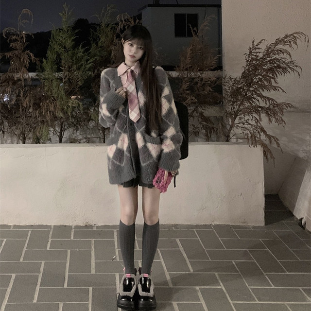 Large size fat mm sweet and spicy college style diamond marten plush sweater jacket for women in autumn and winter versatile soft and glutinous knitted cardigan trendy