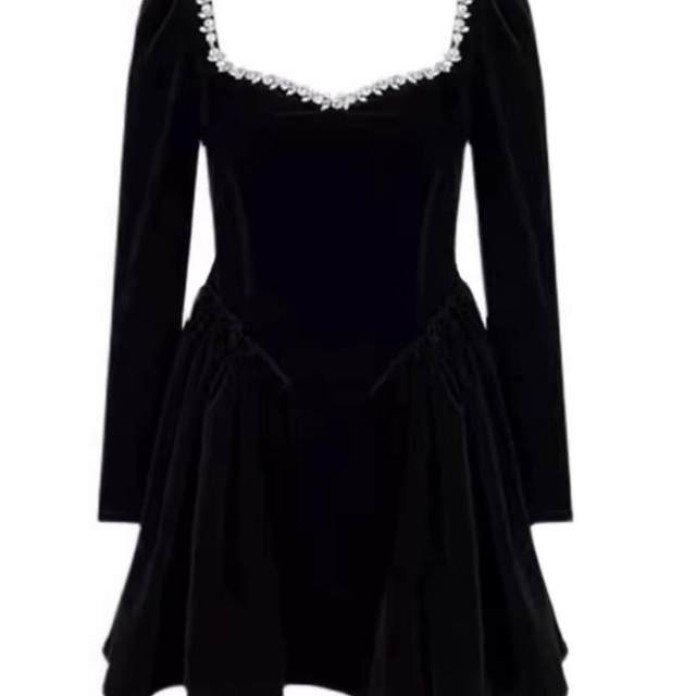 Large size fat mm Hepburn style high-end diamond-set waist velvet dress for women autumn and winter temperament birthday dress