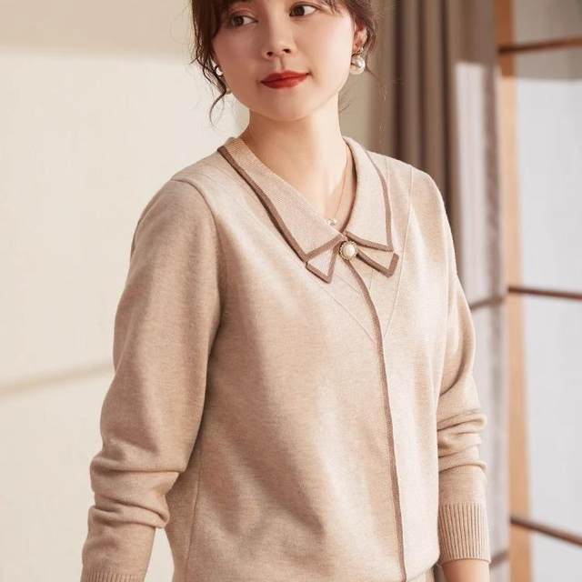 Mom's autumn and winter zodiac year red sweater 2025 new inner bottoming shirt middle-aged and elderly women's sweater top
