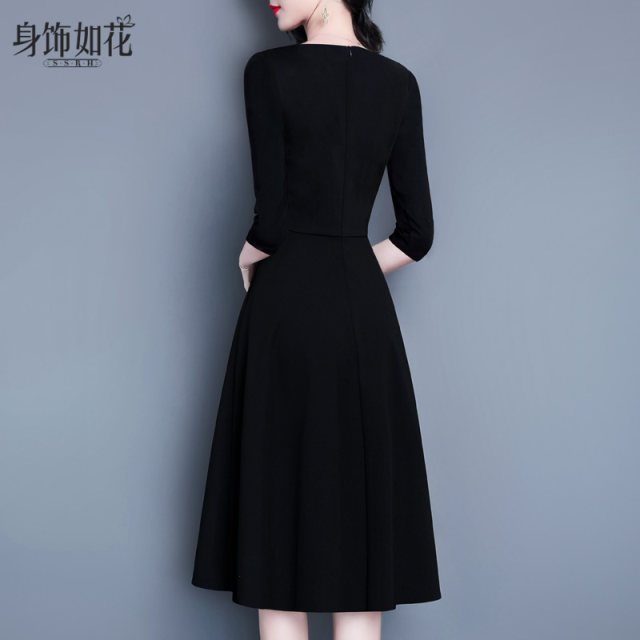 Autumn and winter small black skirt spring 2025 new temperament slim a-line skirt 7-quarter sleeve mid-length black base dress