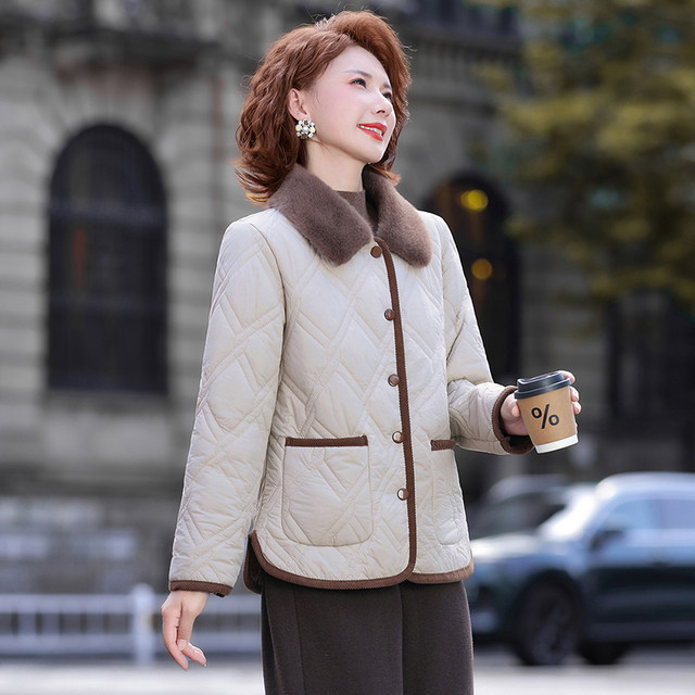 Middle-aged mother's winter quilted jacket 2025 new middle-aged and elderly women's autumn and winter cotton-padded coat plus velvet and thickened light cotton-padded jacket