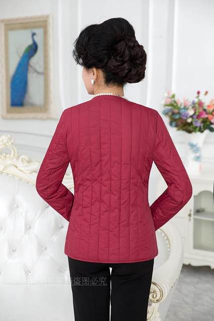 Middle-aged and elderly mothers wear small cotton-padded jackets, plus size women's short cotton-padded jackets, thin down-padded jackets with inner liner