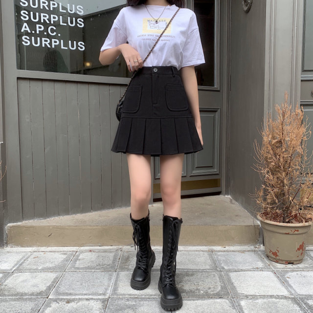 Fat mm black pleated skirt large size high waist pocket skirt women's summer versatile hip cover A-line slightly fat and slim short skirt