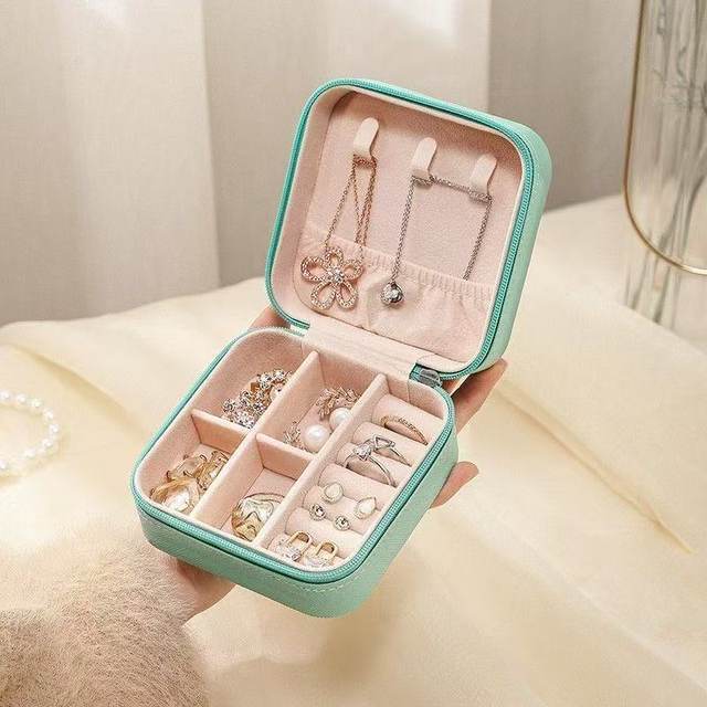 Jewelry box small portable high-end exquisite new earrings earrings necklace ring jewelry storage box gold