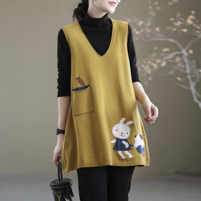 New spring and autumn large size women's loose, fashionable and versatile cartoon vest skirt mid-length knitted bottoming sweater