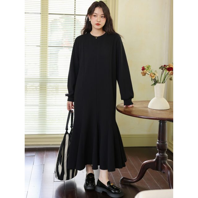Early autumn large-size temperament long-sleeved sweatshirt dress for women 2025 fashionable casual and versatile black slim fish tail dress