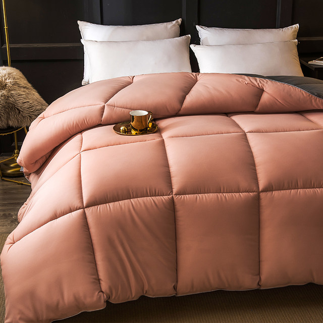 The quilt is thickened and warm spring and autumn.
