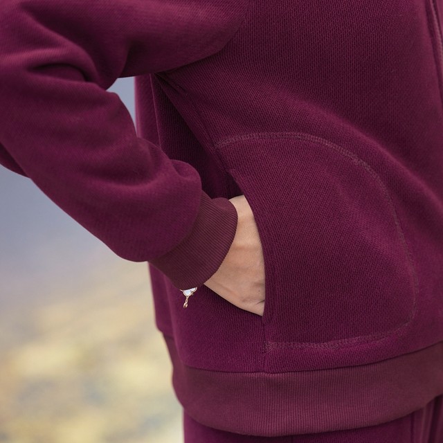 Middle-aged women's winter casual suit mom's new winter casual two-piece set winter velvet thickened foreign style top