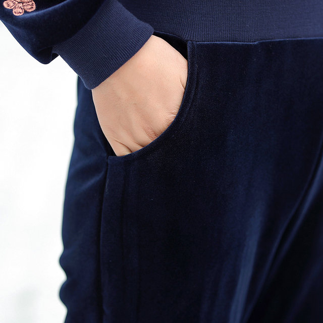 Velvet and thickened sportswear suit for women plus fat and enlarged for winter new mother's winter clothing gold velvet two-piece set large size