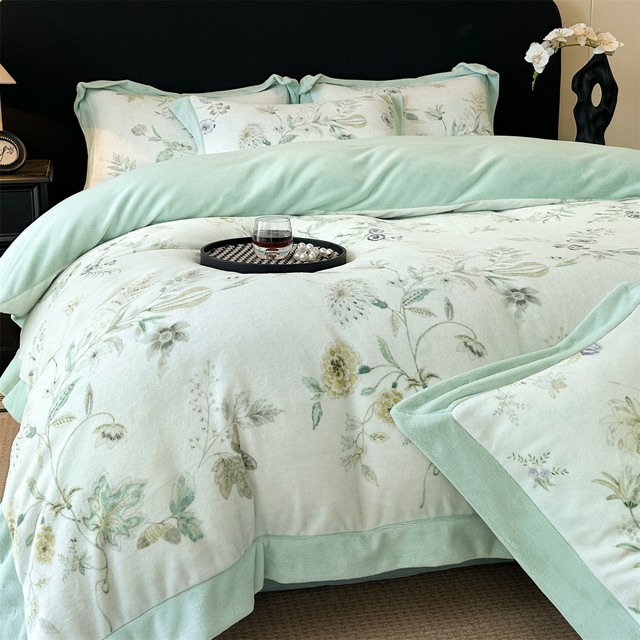 Special offer European type A maternal and infant grade milk velvet four-piece winter warm thickened coral velvet quilt cover flannel 4