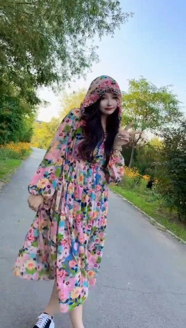 
Flower Duoduo South Korean saurus dress for women in summer long-sleeved V-neck loose mid-length fashion casual long skirt