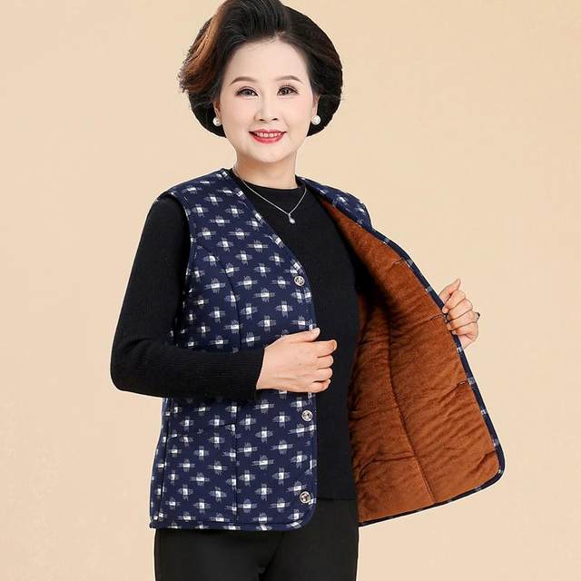 Mom's cotton vest in autumn and winter, middle-aged and elderly people with fat and enlargement by 200 Jin [Jin equals 0.5 kg] Cotton vest grandma with velvet thickened warm vest