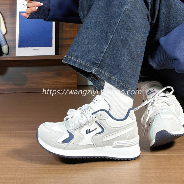 Pull back new leather moral training shoes women's shoes soft sole lightweight 2025 autumn and winter versatile retro thick-soled sports shoes breathable