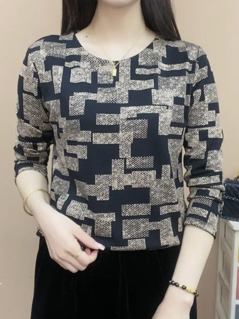 Autumn middle-aged and elderly women's bottoming shirts, mother's style tops, spring and autumn long-sleeved T-shirts, new fashion plaid