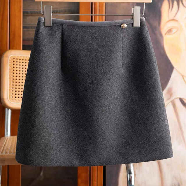 2025 Spring and Autumn New Fat MM High Waist A-line Short Skirt Large Size Fashionable Slim Woolen Strap Lined Hip Skirt Trendy
