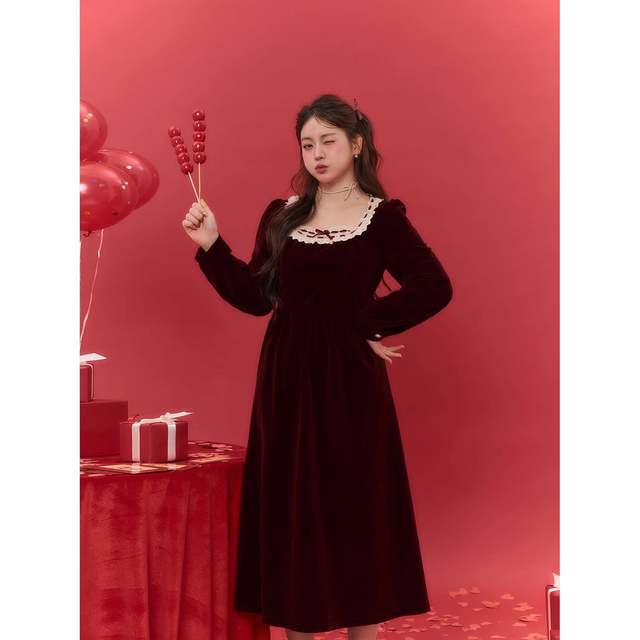 Zhang Large Size Women's Fat Sister mm Slim Temperament Retro Style Velvet Skirt Square Collar Waist Long Dress
