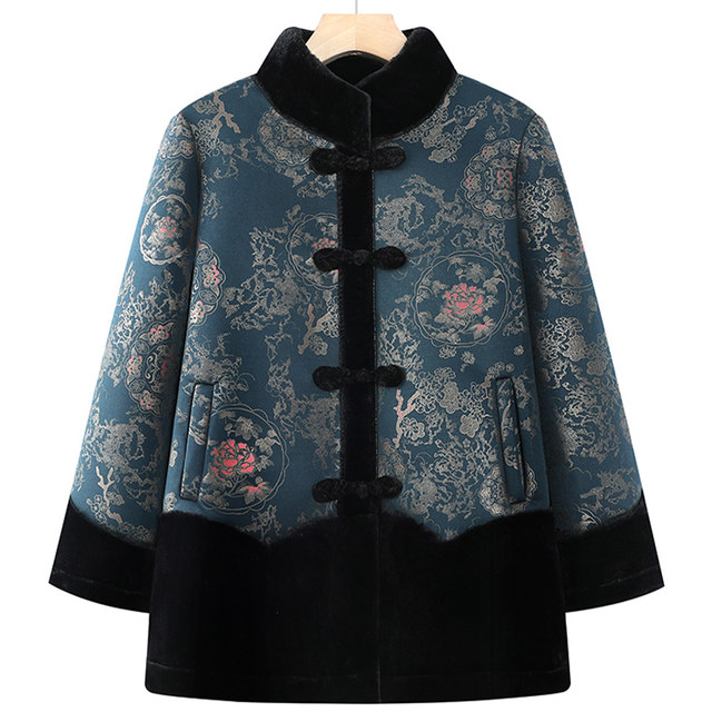 
New winter clothing for middle-aged and elderly women, all-in-one velvet jacket, stylish grandma, old lady and mother's clothing, thickened and warm top clothes