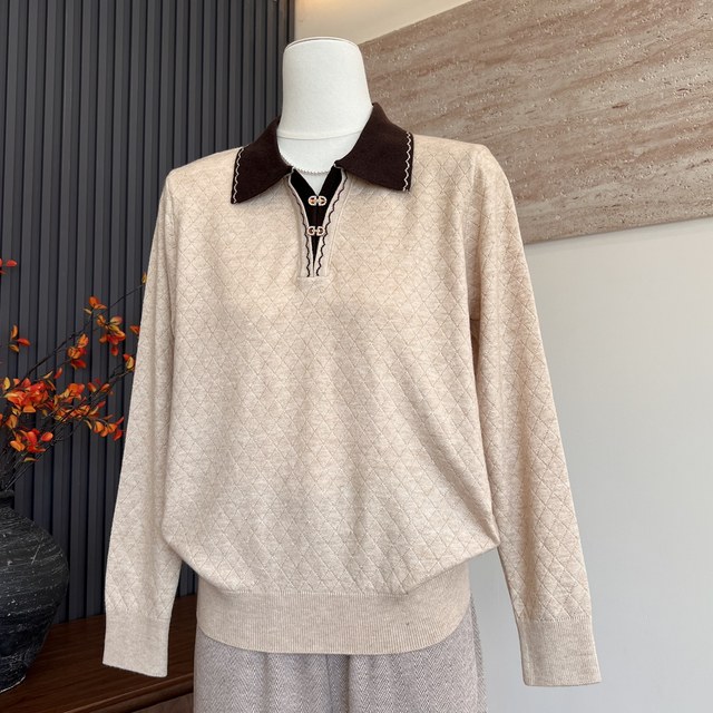 Fashionable and elegant mother's knitted sweater bottoming top lapel long-sleeved shirt middle-aged and elderly women's spring and autumn sweater