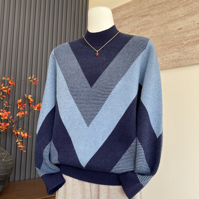 Fashionable mother's clothing, thickened with velvet, new autumn and winter inner layer, warm half turtleneck one-piece velvet sweater for middle-aged and elderly women