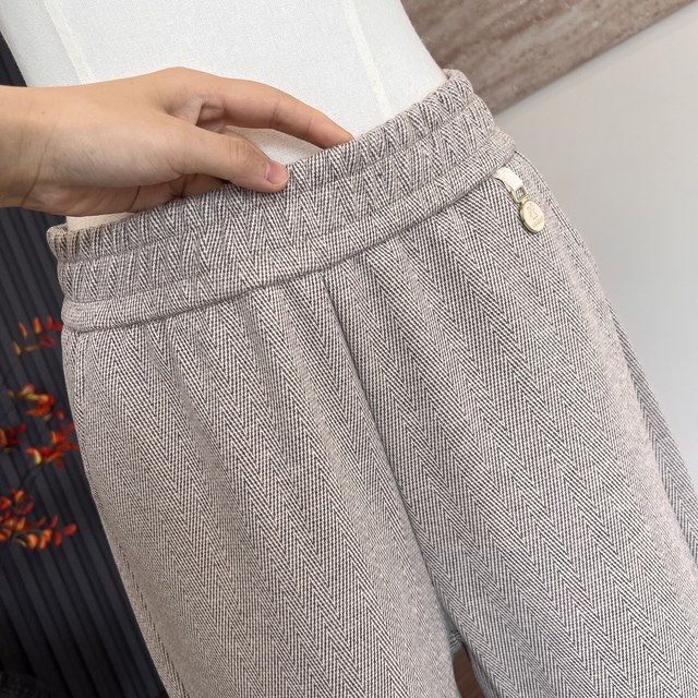 New style of women's pants for mothers, high waist, slim and spring and autumn, versatile and stylish elastic waist, middle-aged and elderly straight nine-point pants