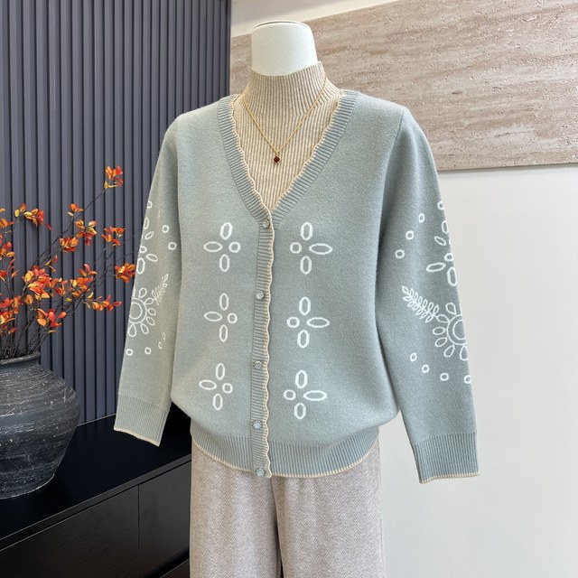 Fashionable and fashionable mother suit new knitted autumn and winter fake two-piece tops middle-aged and elderly women's temperament half-turtleneck sweater