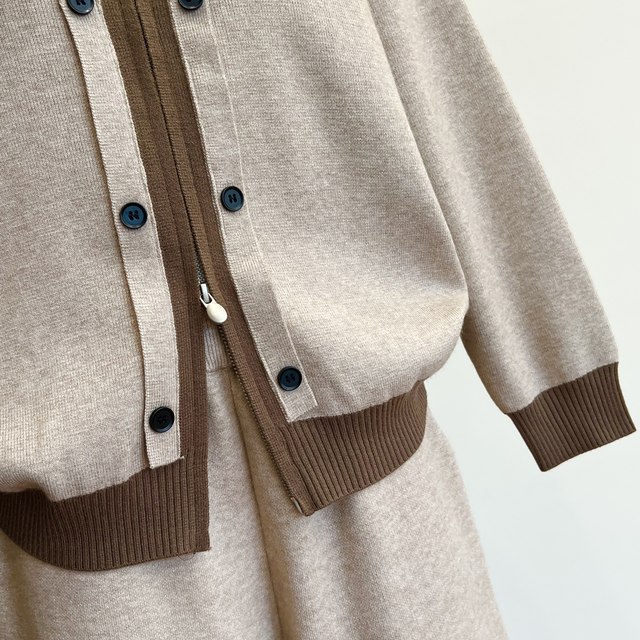 Fashionable new mother's wear, temperament knitted tops, cardigans, elastic waist pants, middle-aged and elderly women's coats and sweater suits