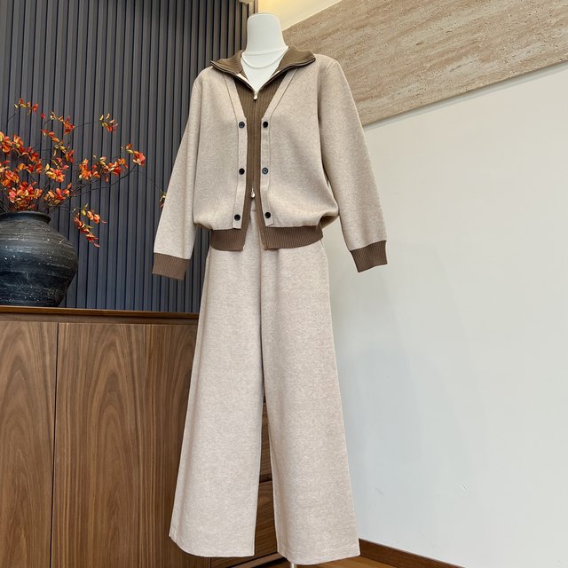Fashionable new mother's wear, temperament knitted tops, cardigans, elastic waist pants, middle-aged and elderly women's coats and sweater suits