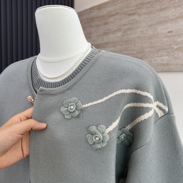 New mother-in-law sweater set for autumn and winter sweater for inner wear jacket for two fashionable and elegant ladies middle-aged and elderly sweater set