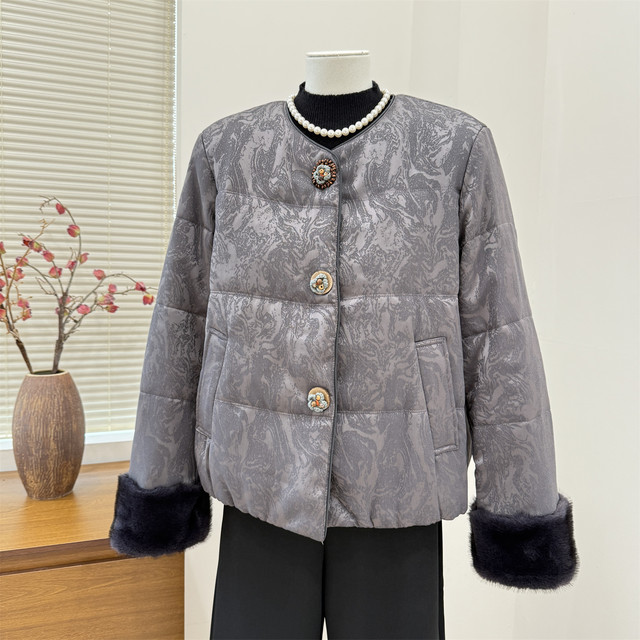 Mom's autumn and winter cotton coats, new Chinese-style warm cotton coats, western-style middle-aged and elderly women's clothing, new spring and autumn small cotton-padded jackets